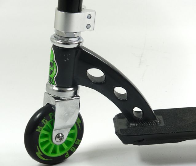 http://trotirider.com/forum/userimages/2/madgear-proscooteravant.jpg