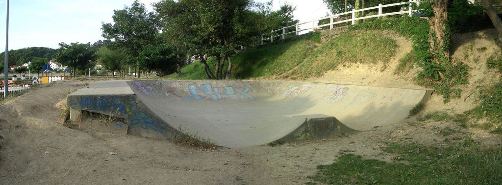 http://trotirider.com/forum/userimages/4/hendaye-skatepark-skate-bmx-roller-spot-guide-22.jpg