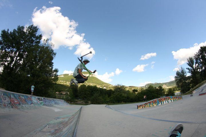 http://trotirider.com/forum/userimages/5/268597-2054808657310-1457388059-2303884-1712762-n-1.jpg