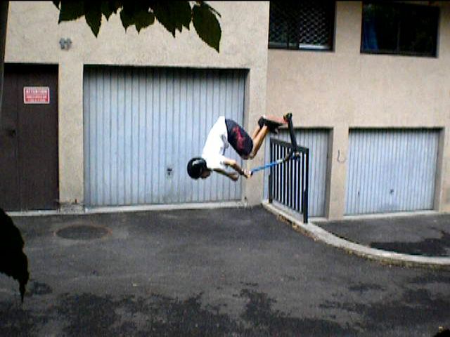 http://trotirider.com/forum/userimages/5/Concour-trotider-photo-funny-1.jpg