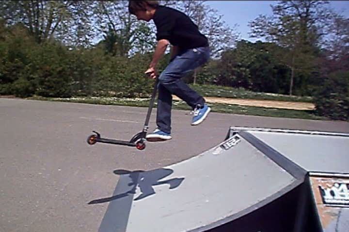 http://trotirider.com/forum/userimages/5/trotisuperman2011-04-21-20h44m32s232.jpg