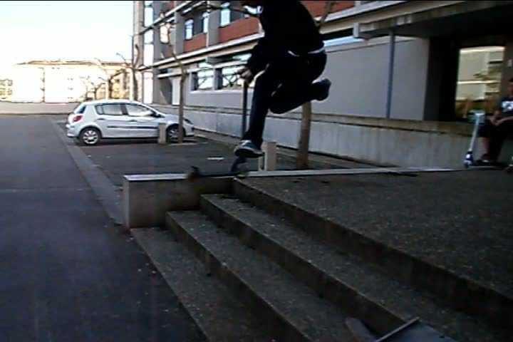 http://trotirider.com/forum/userimages/5/trotisuperman2011-04-21-20h48m34s111.jpg