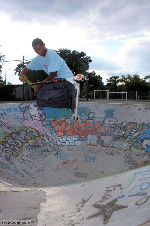 http://trotirider.com/trotipix/getinter.php?img=SkatePark_plus_de_16/IMG_0074.JPG