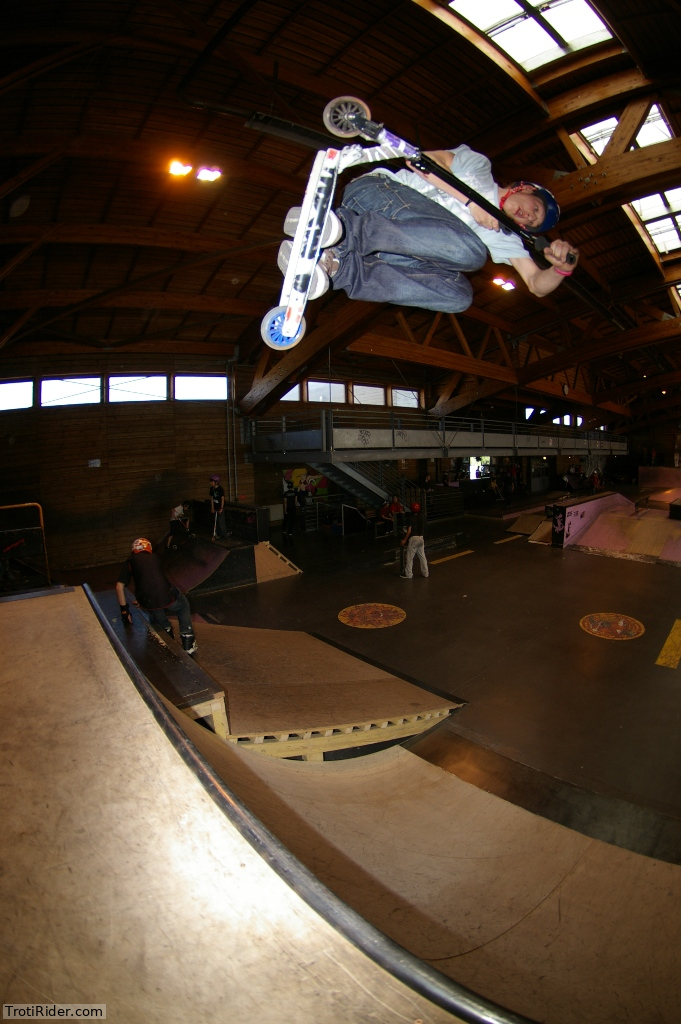http://trotirider.com/trotipix/getitext.php?i=Autres_Albums/Trip_In_Lyon__Tepi_/IMGP5425.JPG