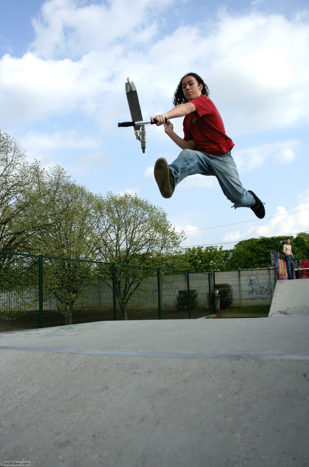 http://trotirider.com/trotipix/getitext.php?i=SkatePark_plus_de_16/IMG_0009.jpg